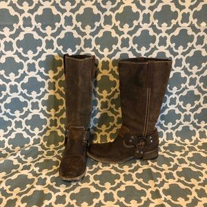 Brown Oaktree boots with ankle support